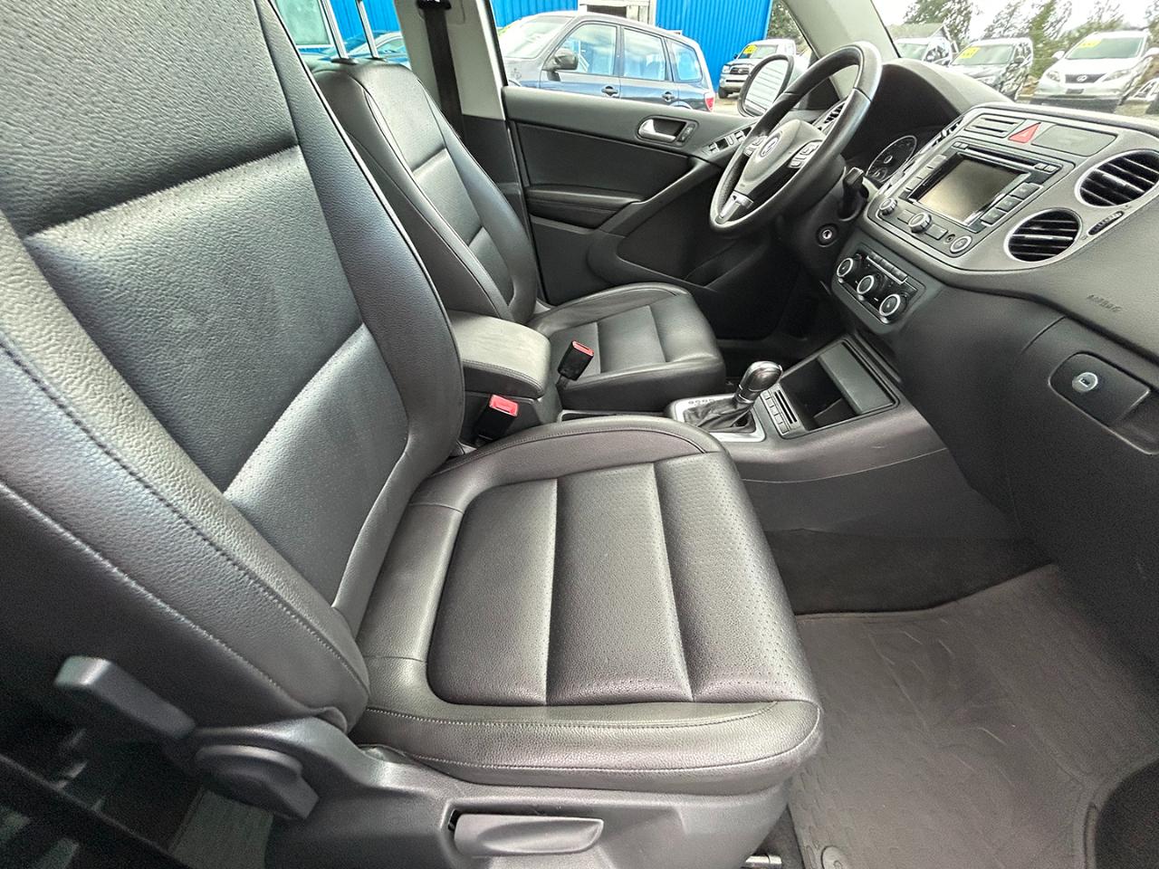 Volkswagen Tiguan 4WD 4dr S 4Motion 2011