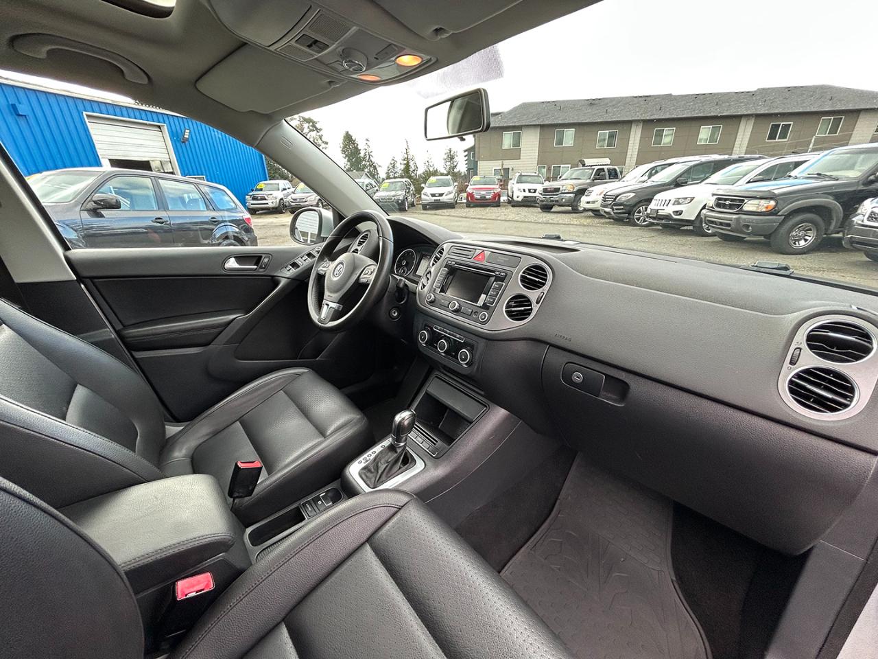 Volkswagen Tiguan 4WD 4dr S 4Motion 2011