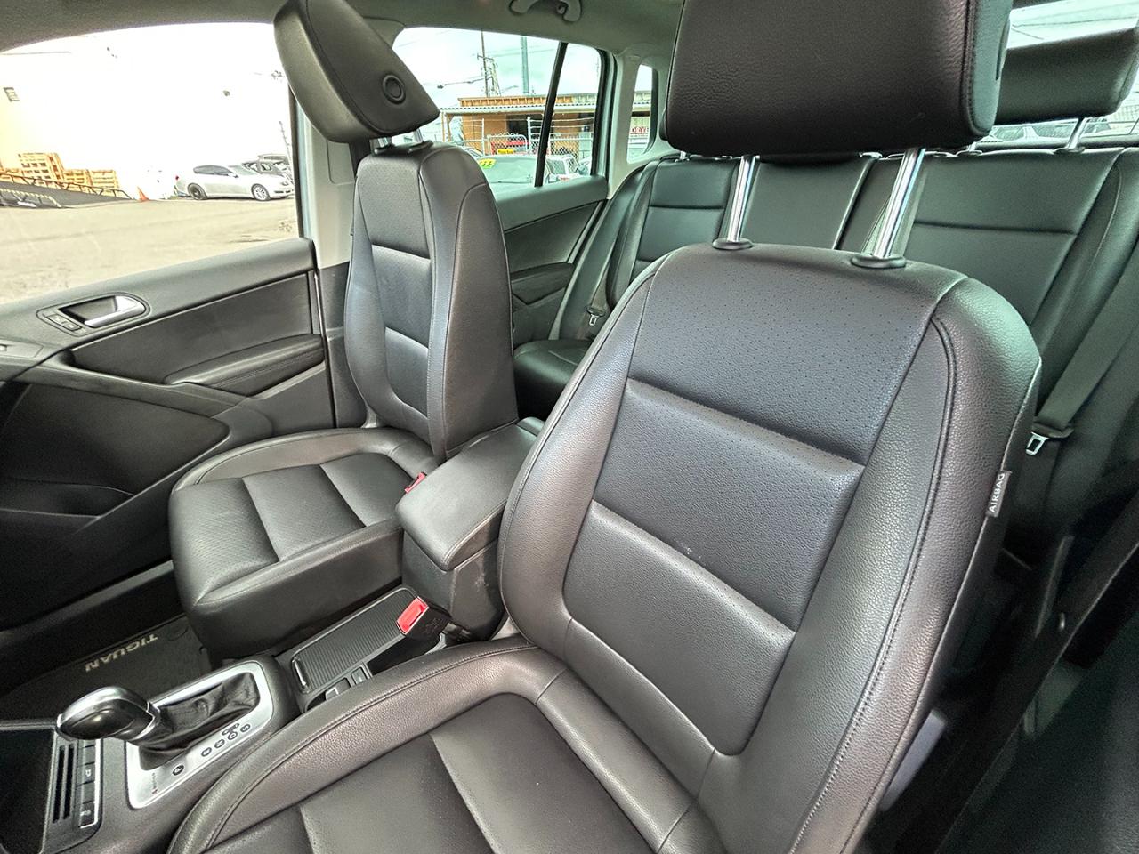 Volkswagen Tiguan 4WD 4dr S 4Motion 2011