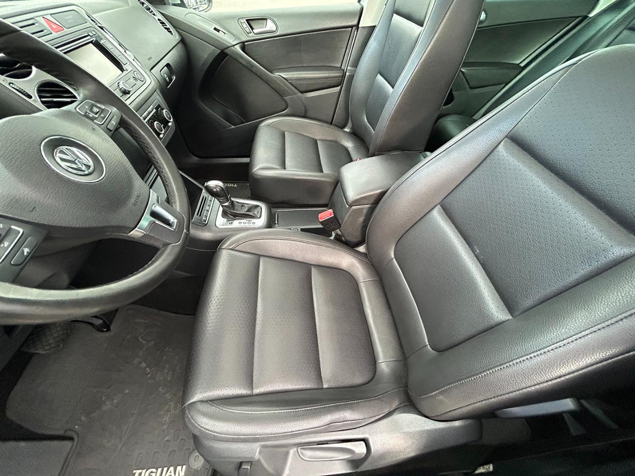 Volkswagen Tiguan 4WD 4dr S 4Motion 2011