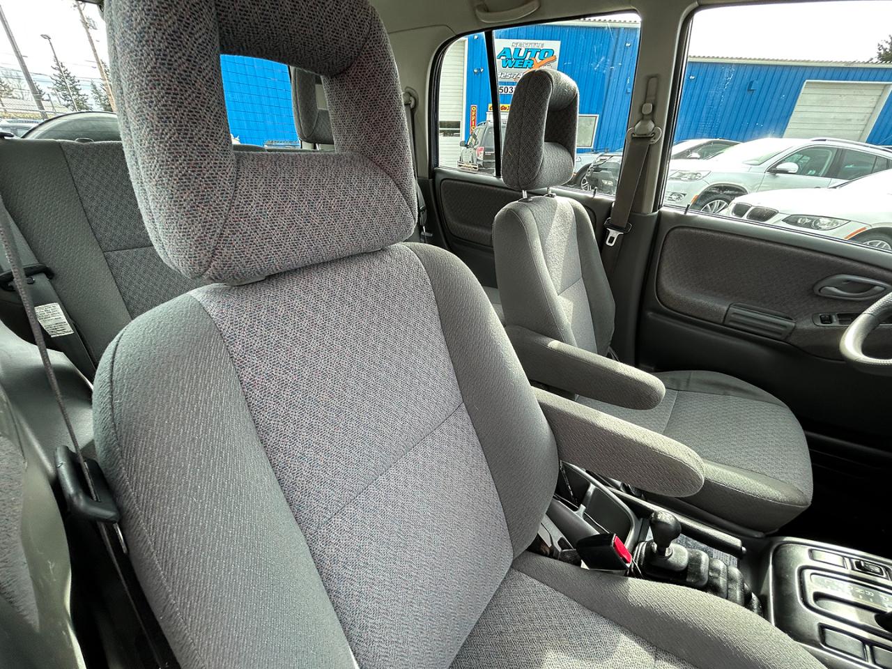 Chevrolet Tracker 4dr Hardtop 4WD Base 2002