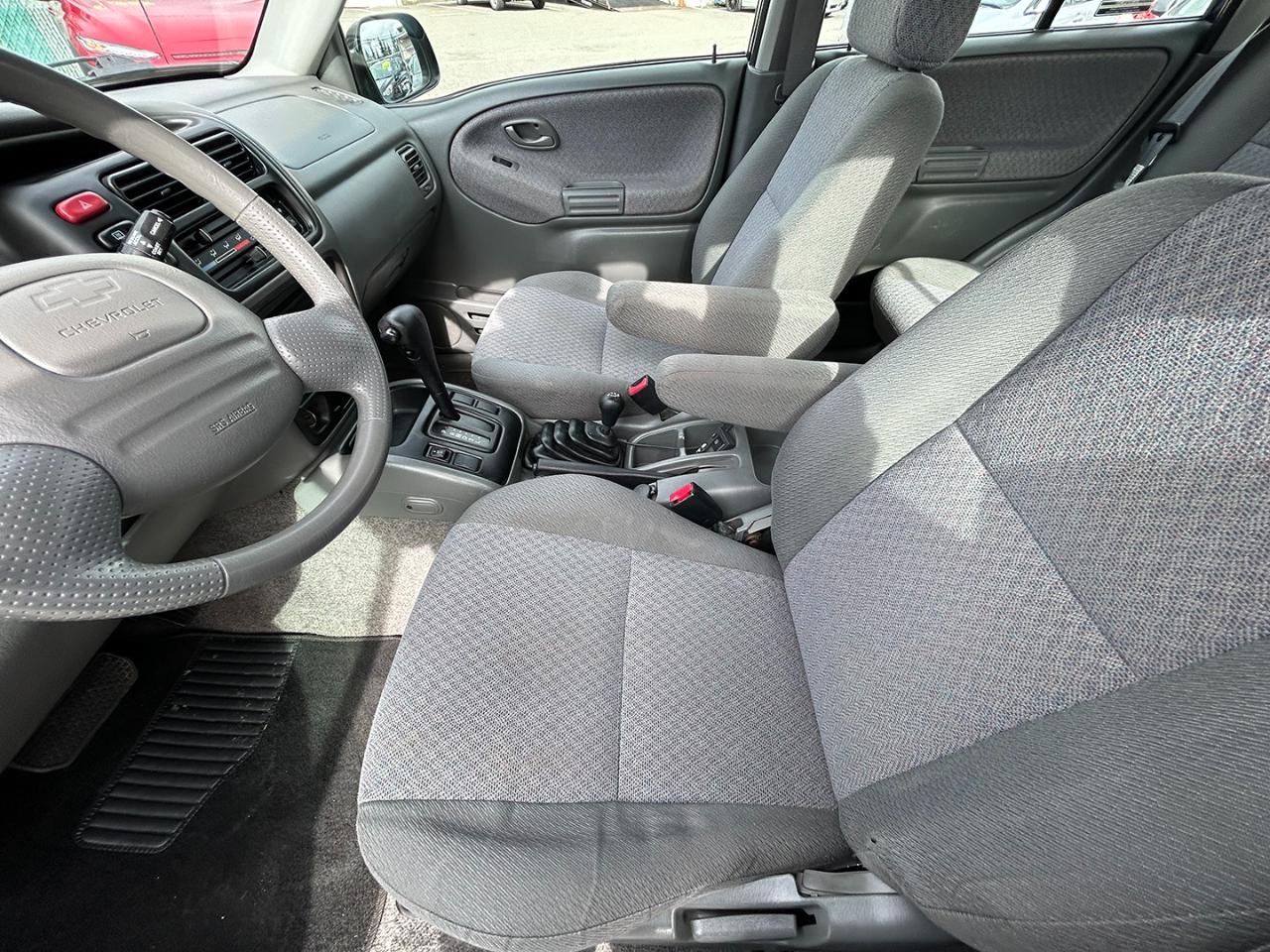 Chevrolet Tracker 4dr Hardtop 4WD Base 2002