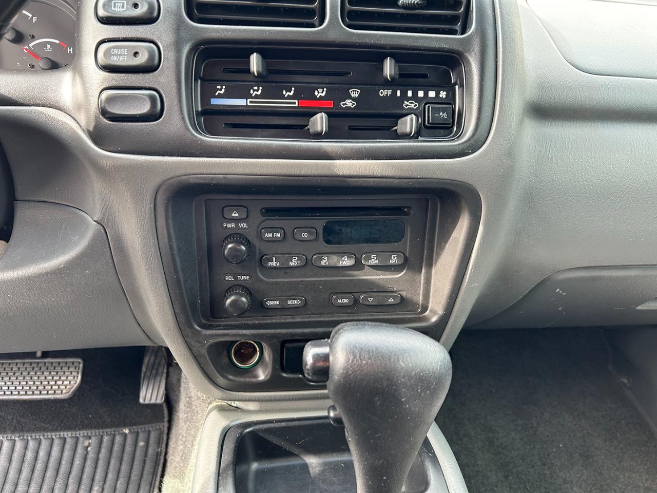 Chevrolet Tracker 4dr Hardtop 4WD Base 2002