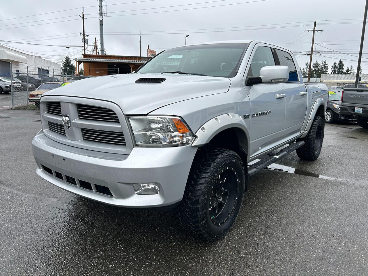 RAM 1500 4WD Crew Cab 140.5" Sport 2012