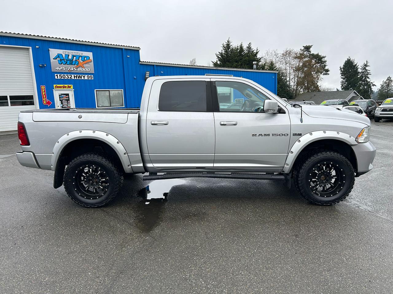 RAM 1500 4WD Crew Cab 140.5" Sport 2012