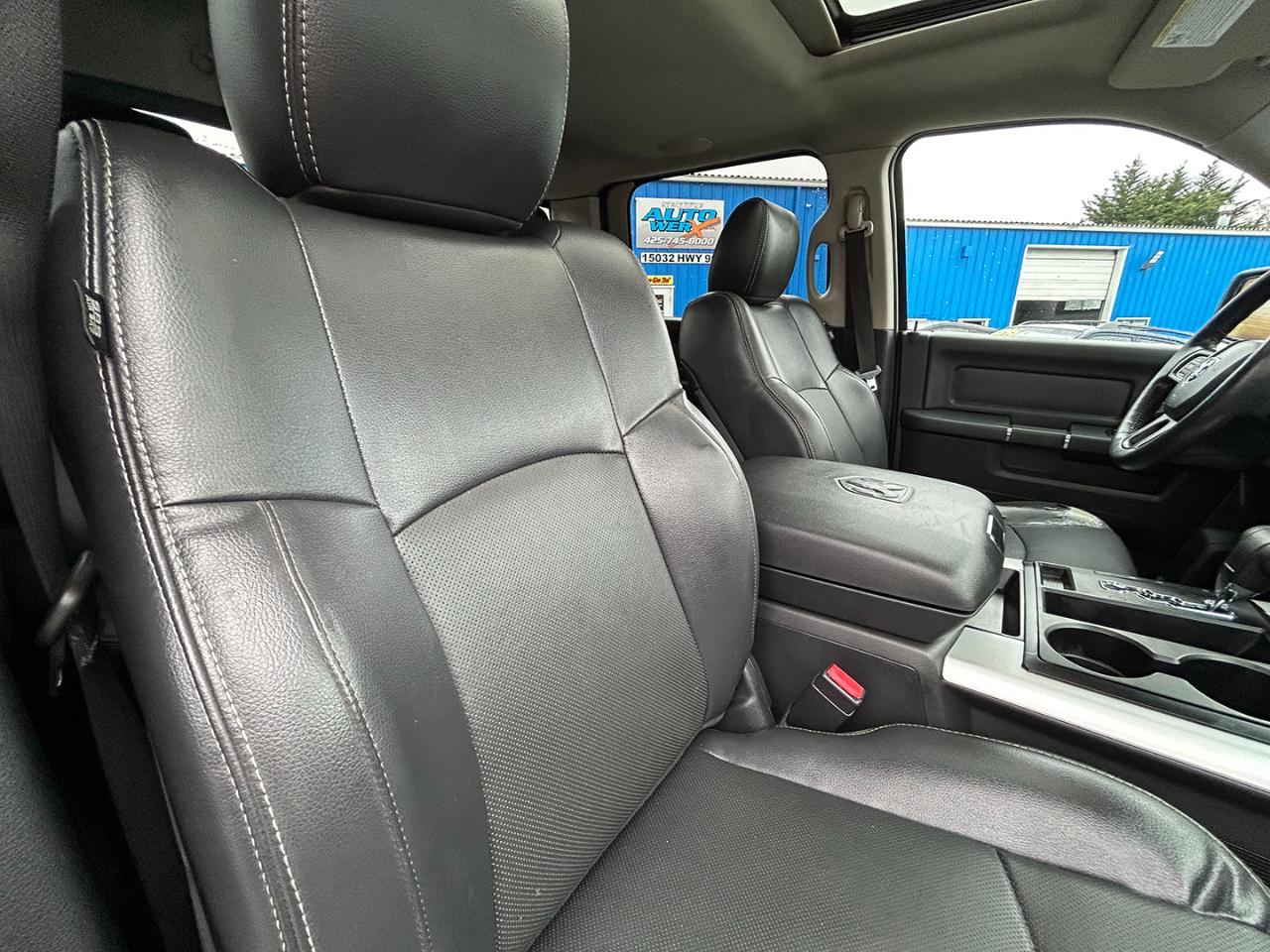 RAM 1500 4WD Crew Cab 140.5" Sport 2012