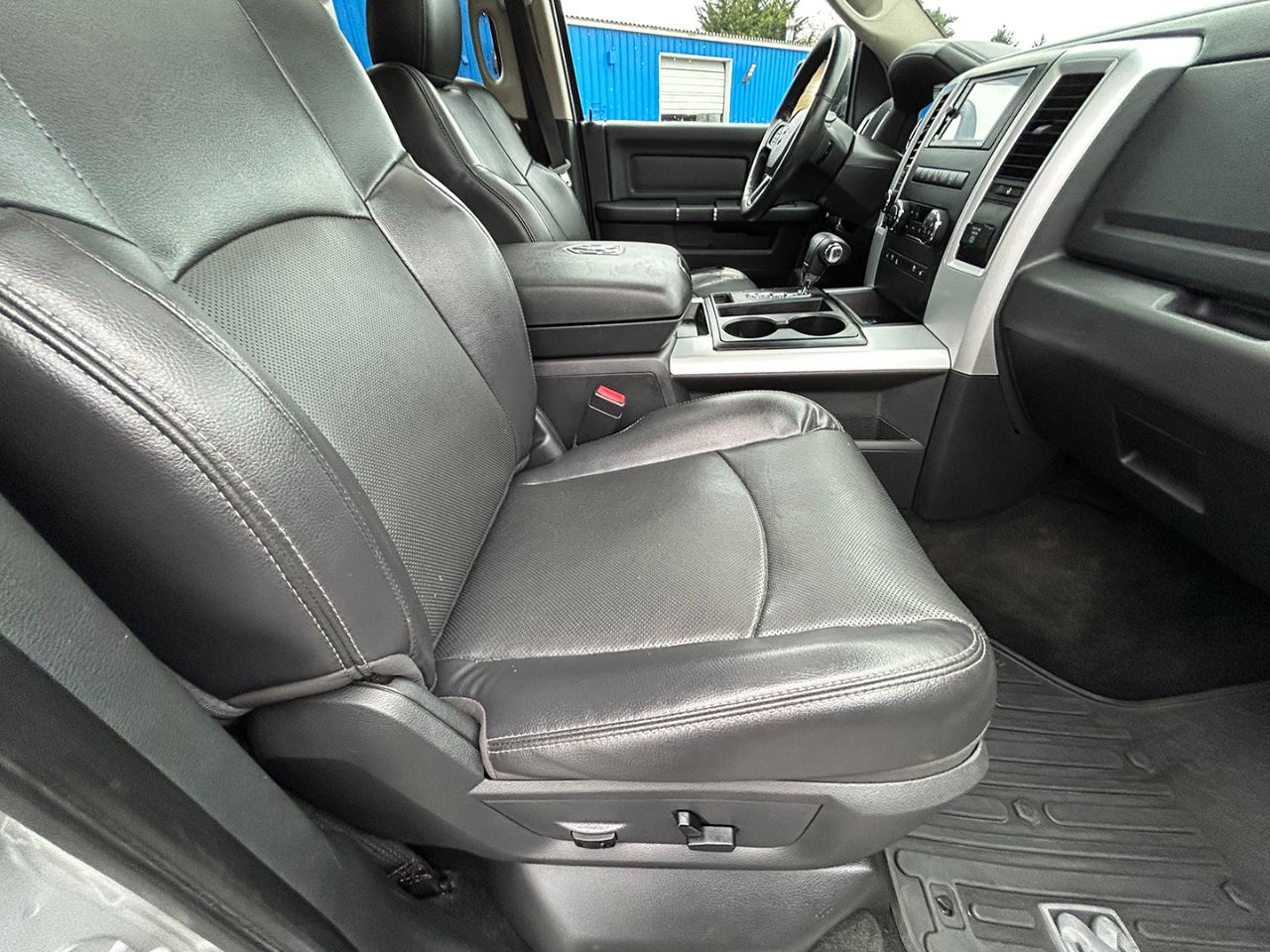 RAM 1500 4WD Crew Cab 140.5" Sport 2012