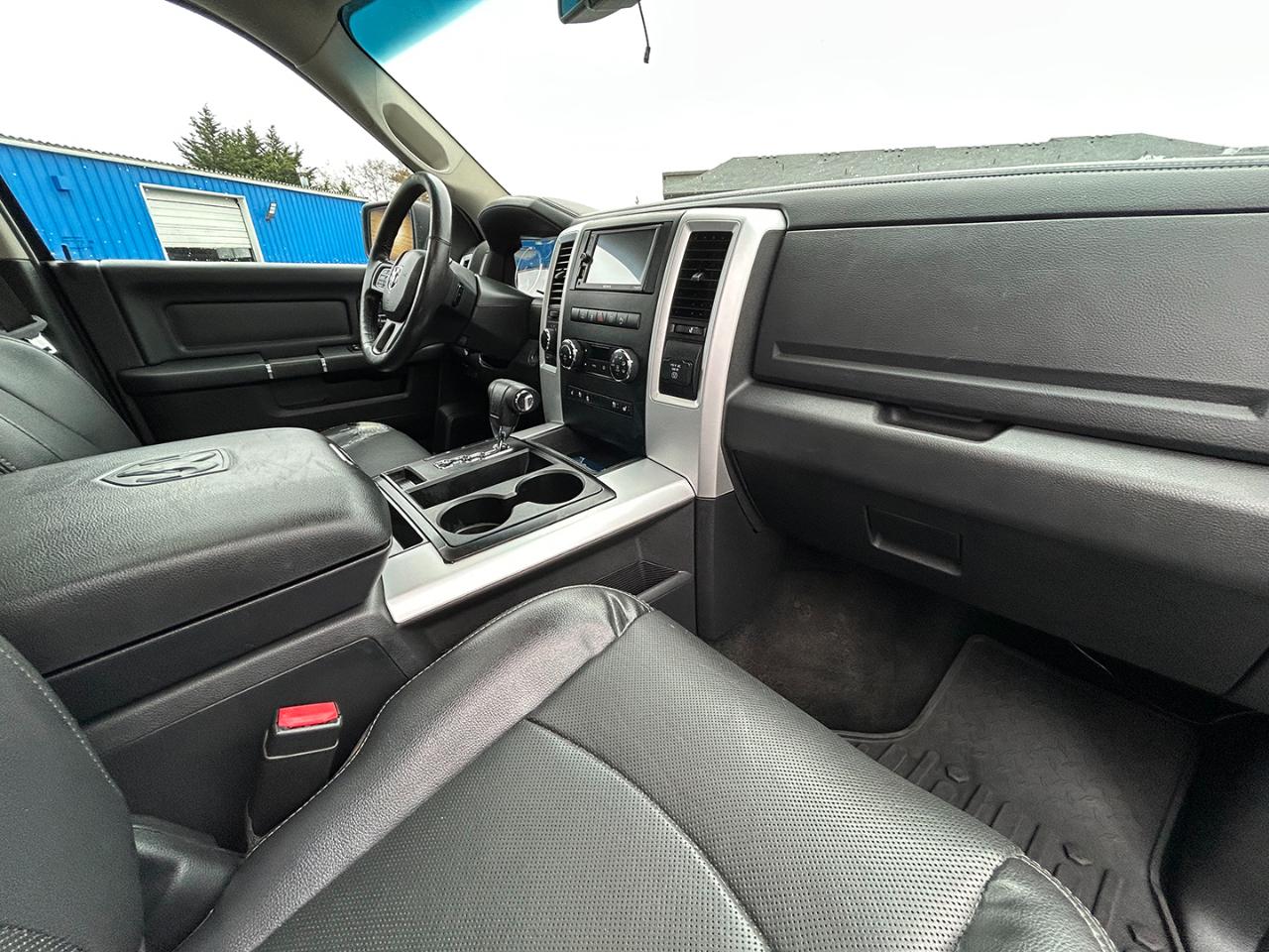 RAM 1500 4WD Crew Cab 140.5" Sport 2012