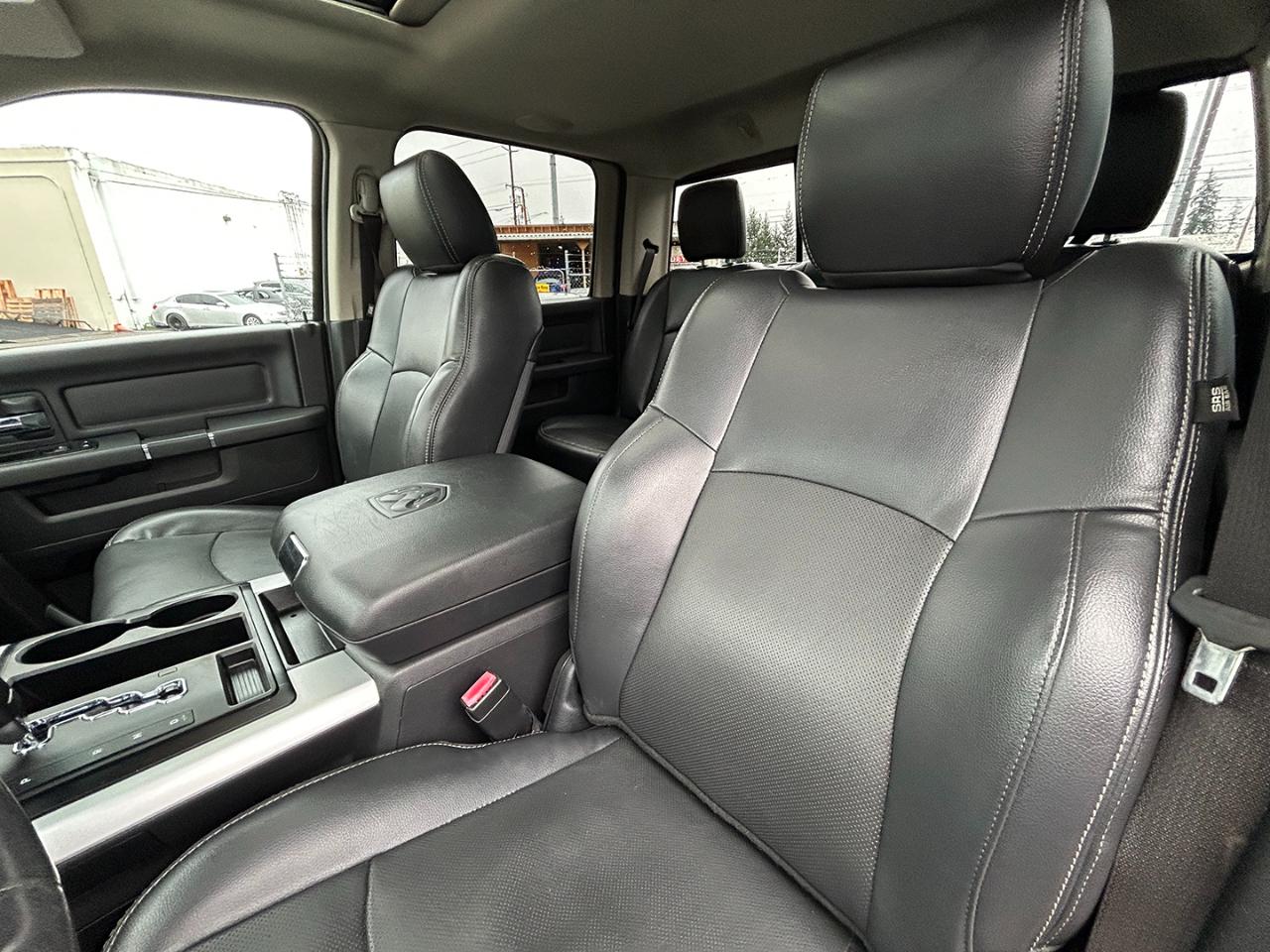 RAM 1500 4WD Crew Cab 140.5" Sport 2012