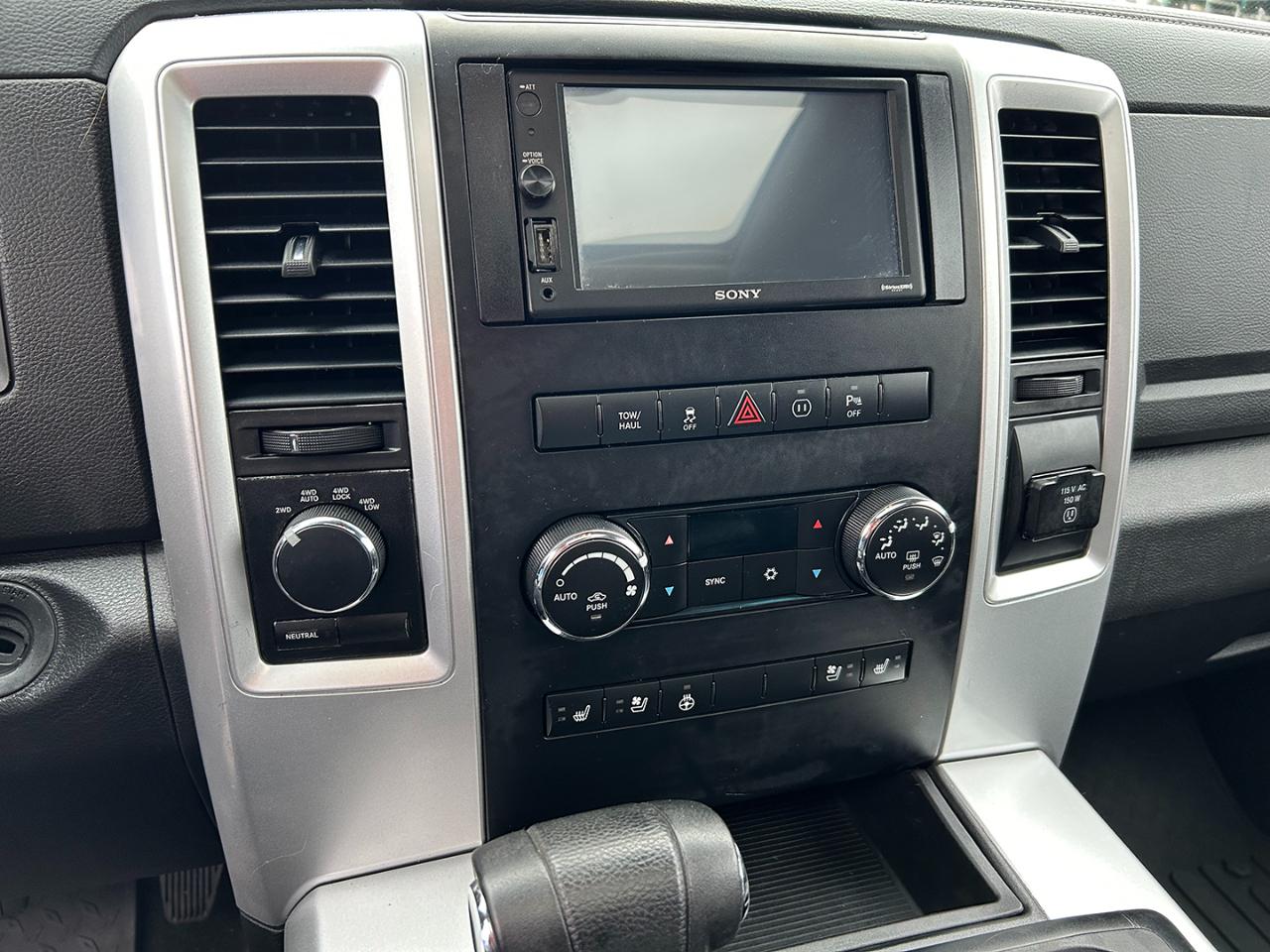 RAM 1500 4WD Crew Cab 140.5" Sport 2012