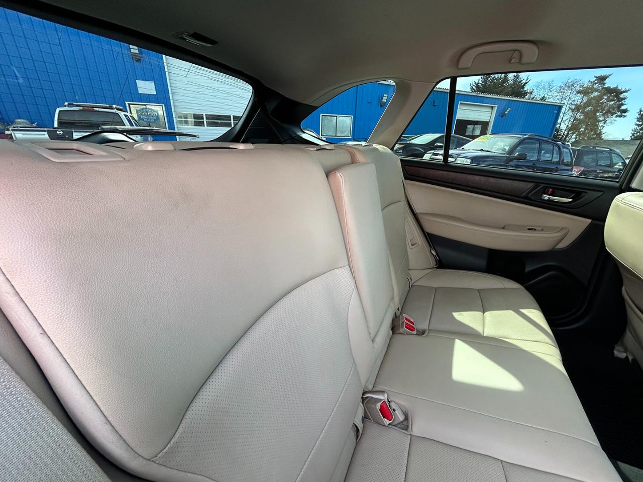 Subaru Outback 4dr Wgn 3.6R Limited 2015