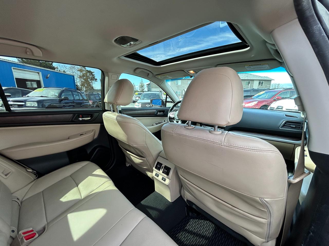 Subaru Outback 4dr Wgn 3.6R Limited 2015