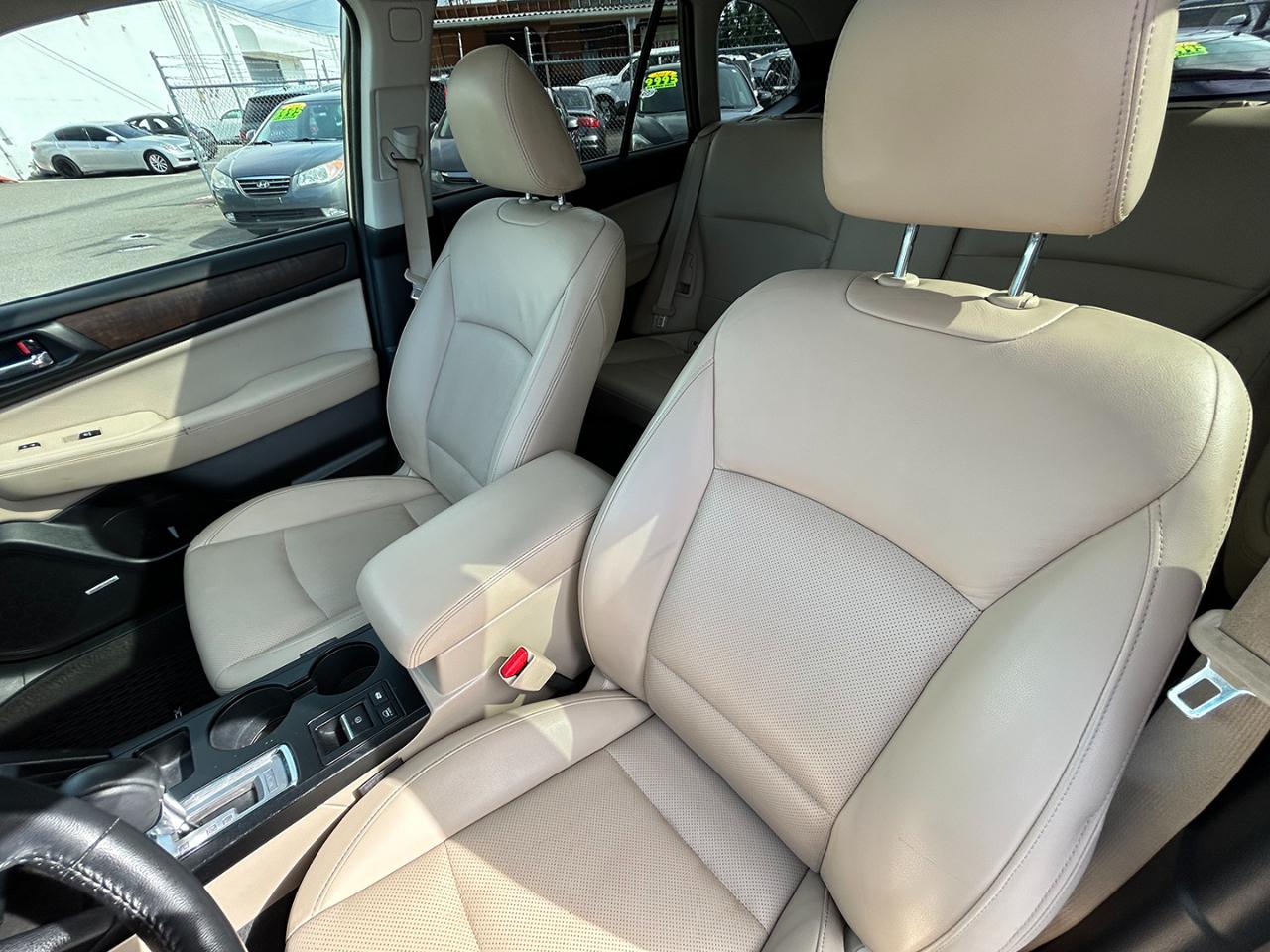 Subaru Outback 4dr Wgn 3.6R Limited 2015