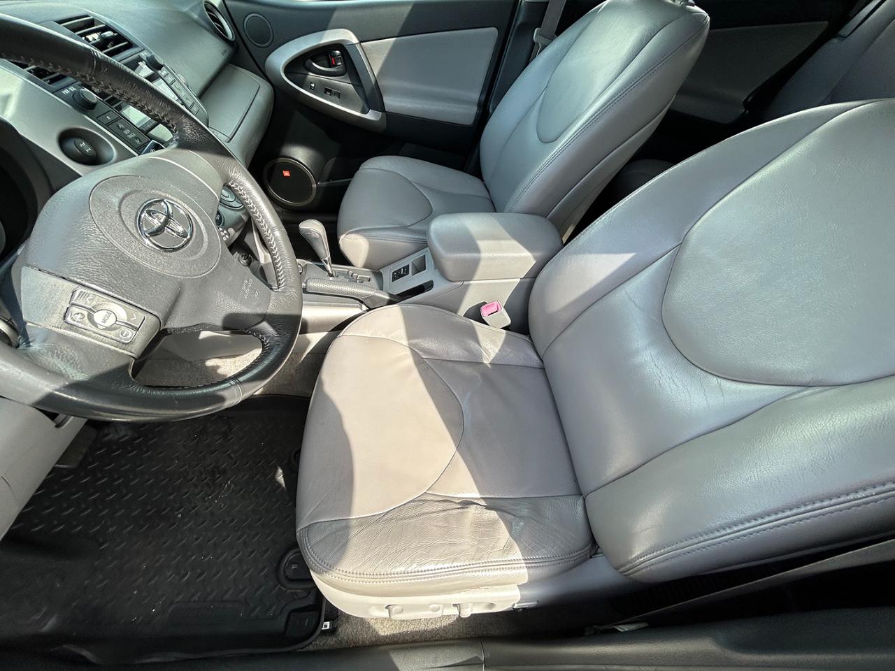 Toyota RAV4 4dr Limited 4-cyl 4WD (Natl) 2006