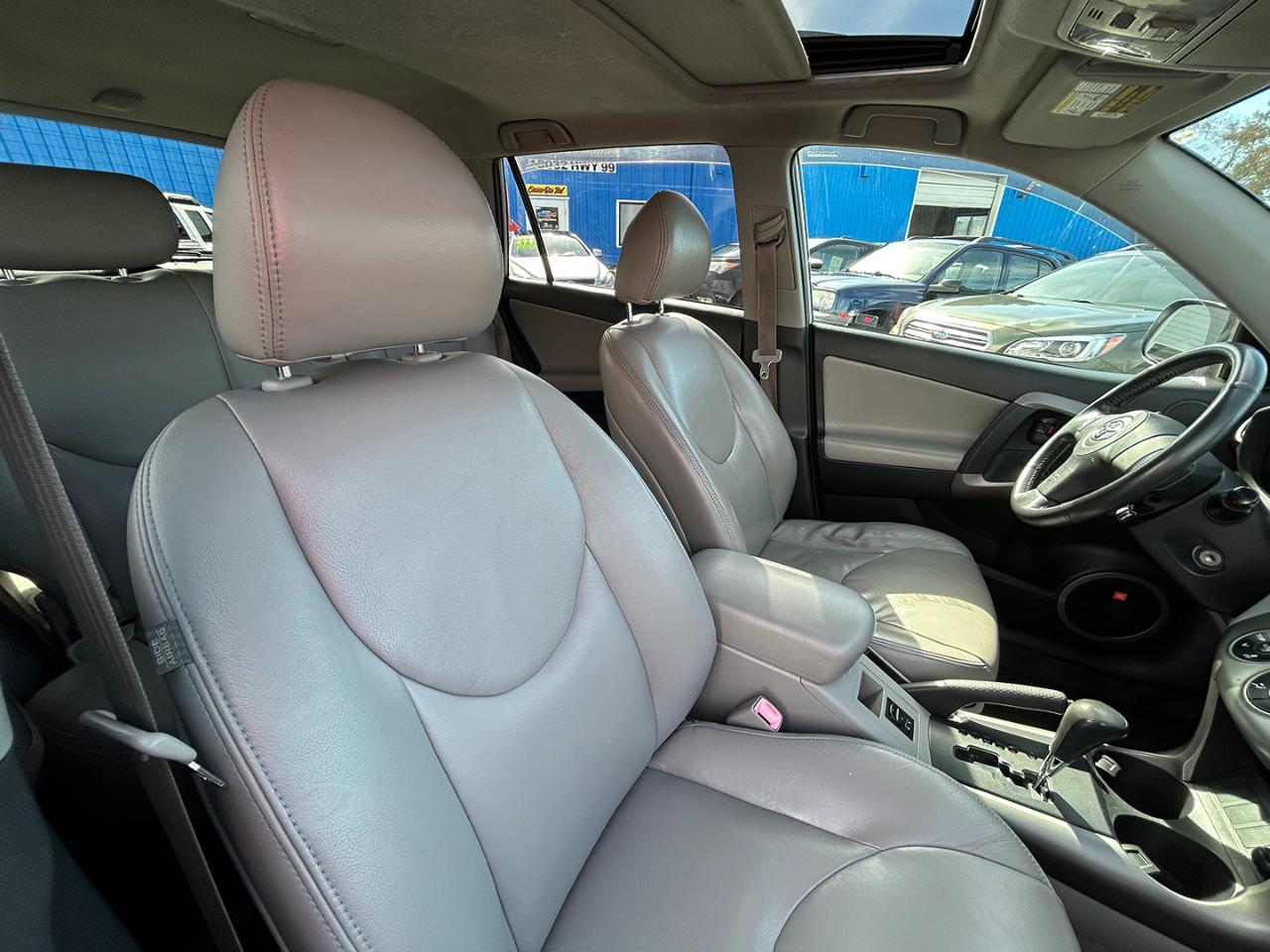 Toyota RAV4 4dr Limited 4-cyl 4WD (Natl) 2006