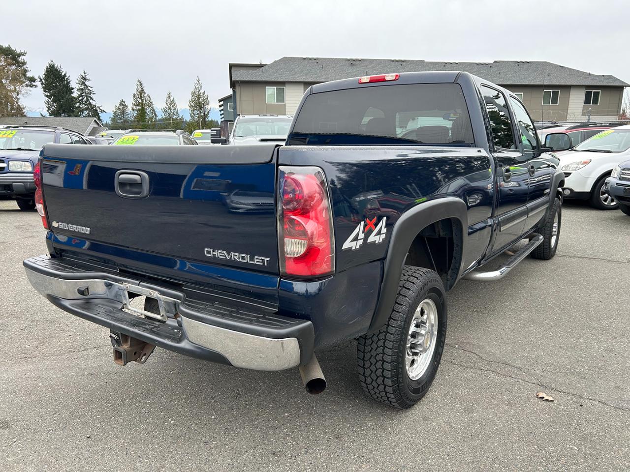 Chevrolet Silverado 2500HD Crew Cab 153" WB 4WD LS 2005
