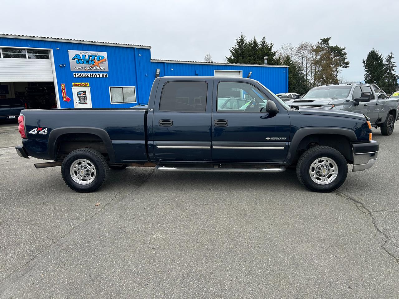 Chevrolet Silverado 2500HD Crew Cab 153" WB 4WD LS 2005