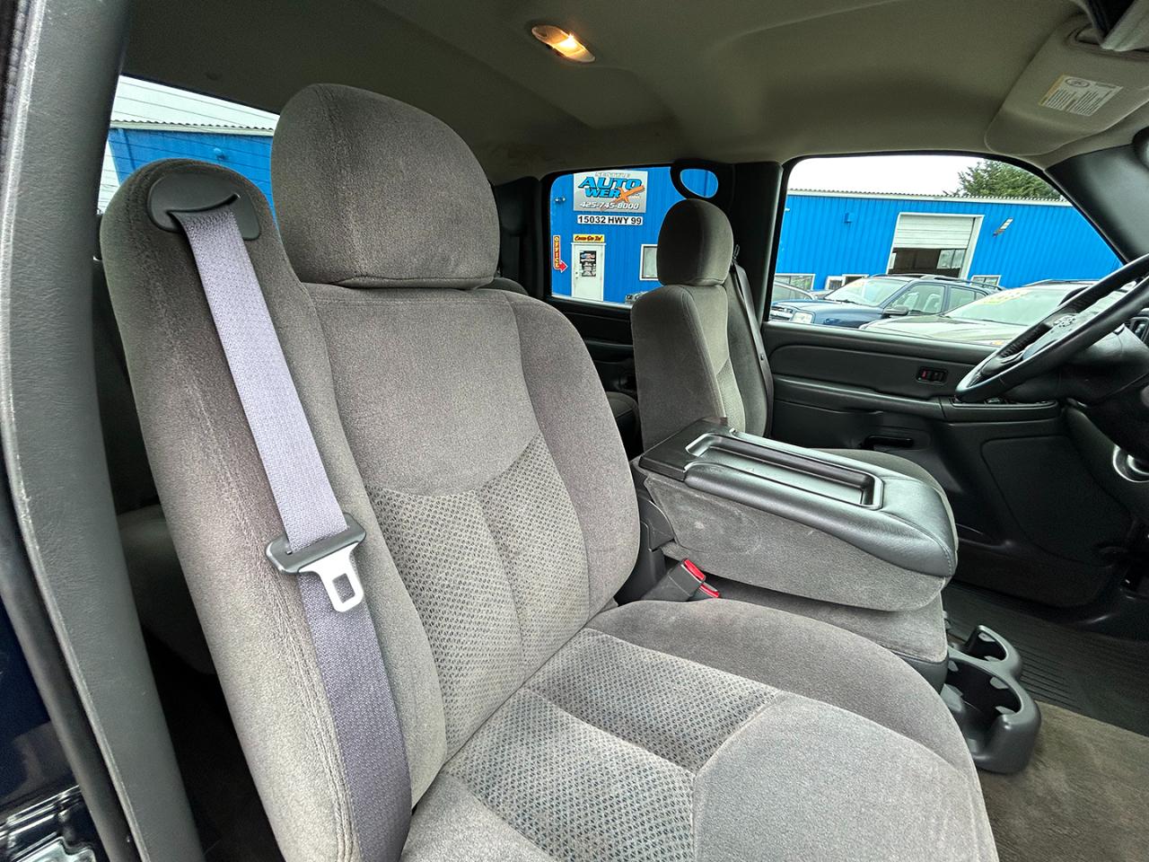 Chevrolet Silverado 2500HD Crew Cab 153" WB 4WD LS 2005