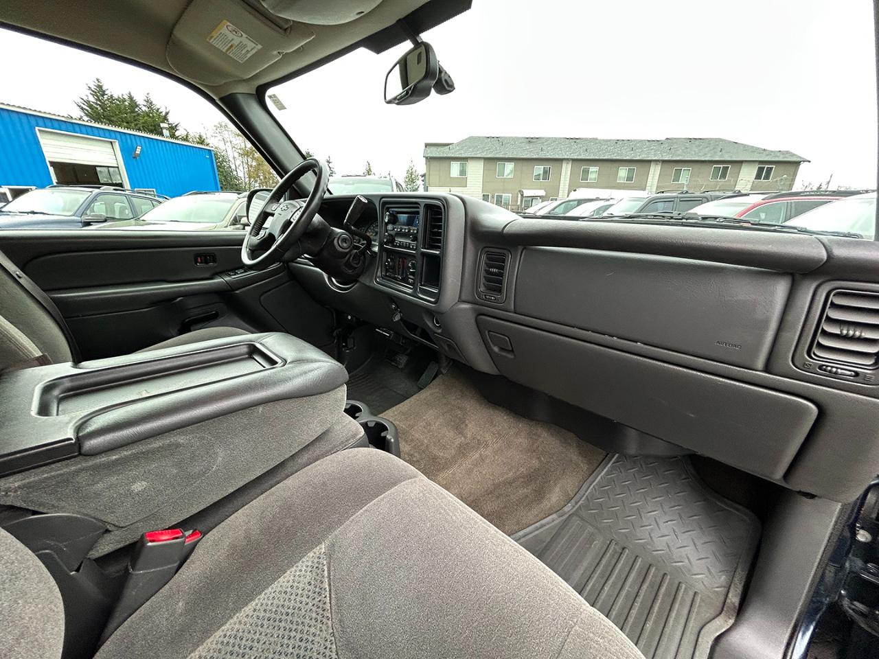 Chevrolet Silverado 2500HD Crew Cab 153" WB 4WD LS 2005