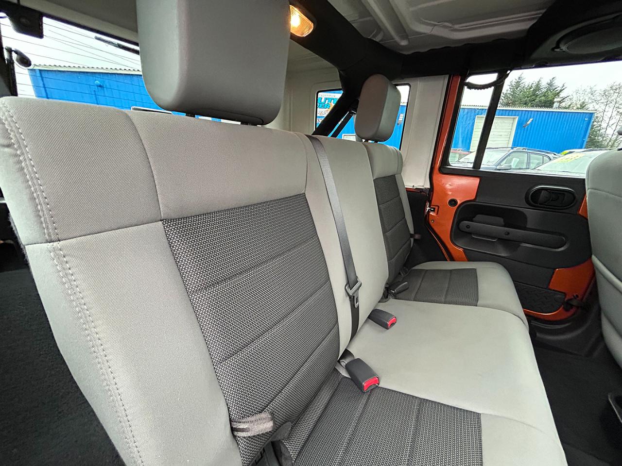 Jeep Wrangler Unlimited 4WD 4dr Rubicon 2010