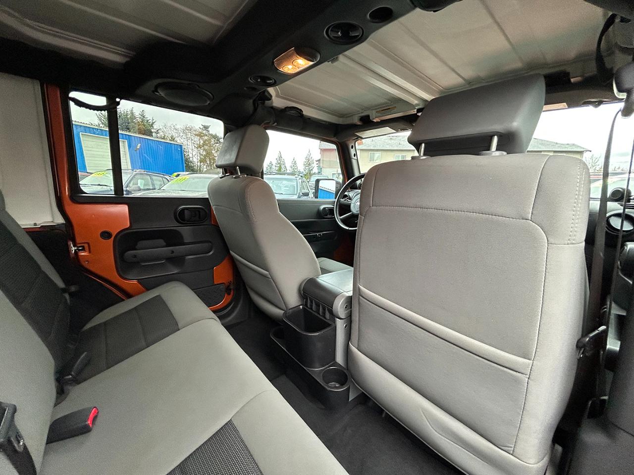 Jeep Wrangler Unlimited 4WD 4dr Rubicon 2010