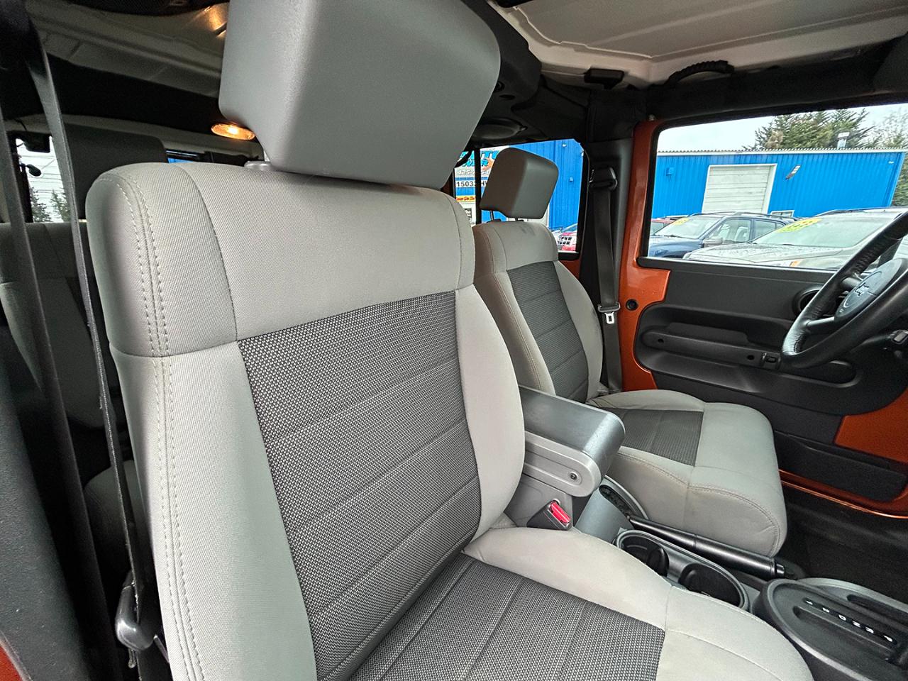 Jeep Wrangler Unlimited 4WD 4dr Rubicon 2010