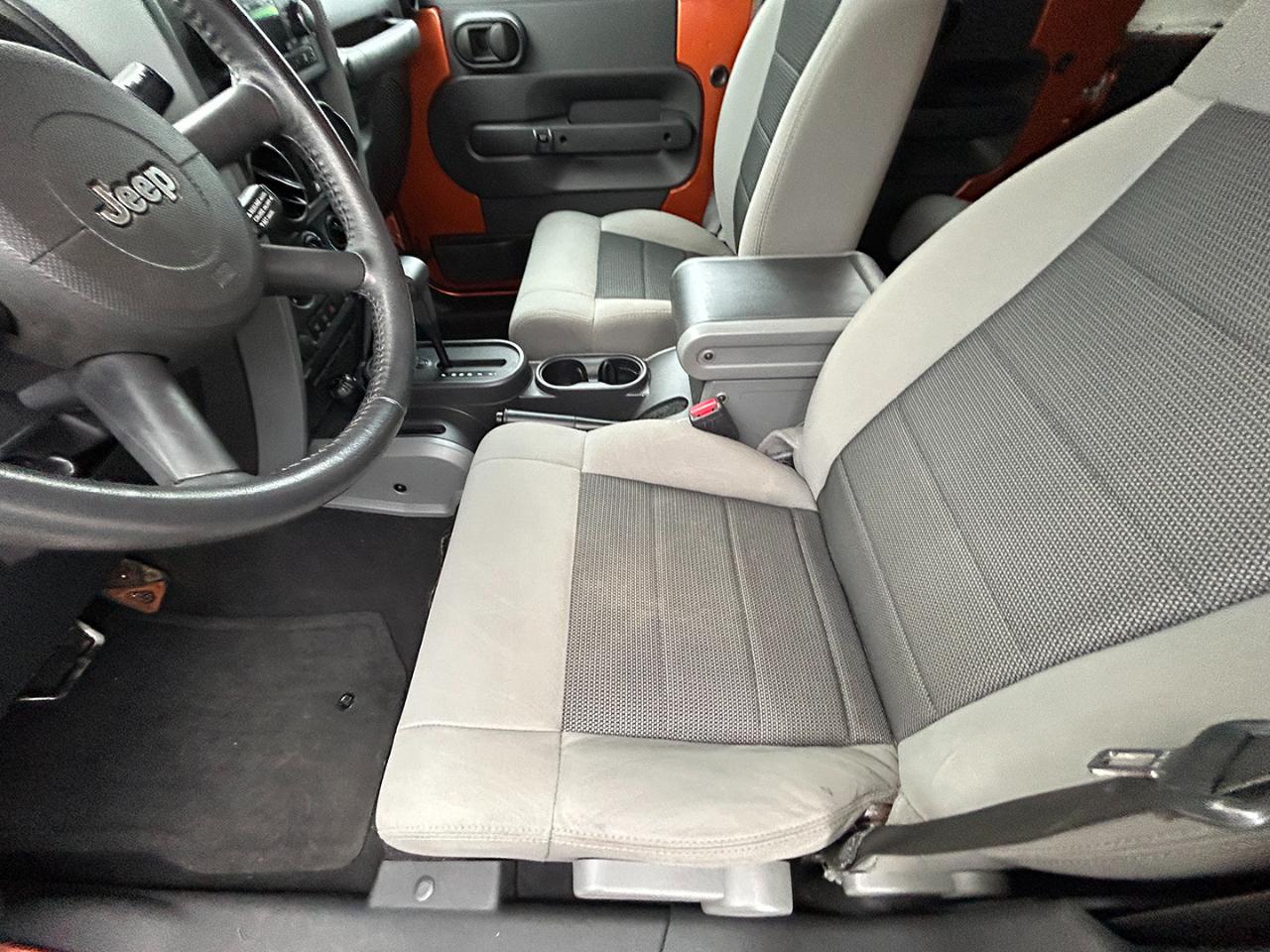 Jeep Wrangler Unlimited 4WD 4dr Rubicon 2010