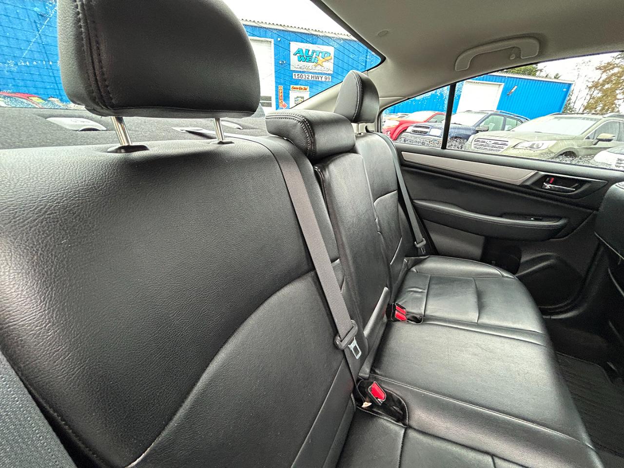 Subaru Legacy 4dr Sdn 2.5i Premium PZEV 2015