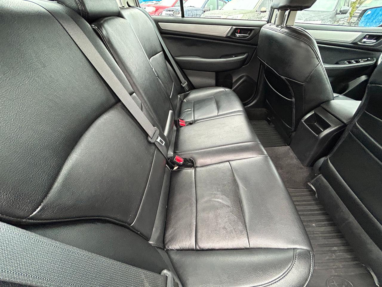 Subaru Legacy 4dr Sdn 2.5i Premium PZEV 2015