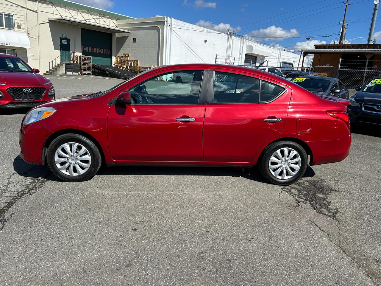 Nissan Versa 4dr Sdn CVT 1.6 SV 2013