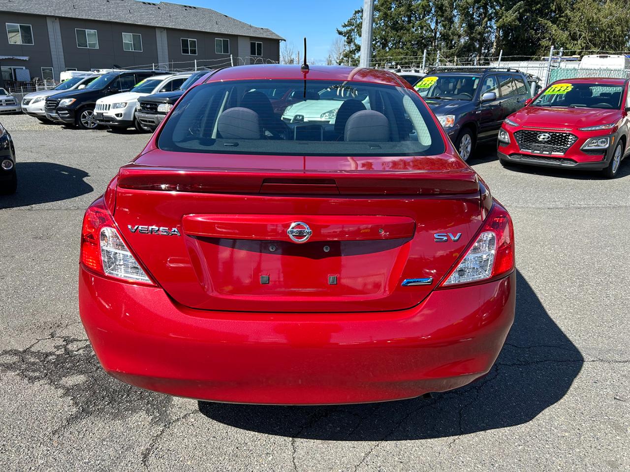 Nissan Versa 4dr Sdn CVT 1.6 SV 2013
