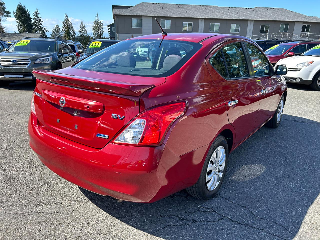 Nissan Versa 4dr Sdn CVT 1.6 SV 2013