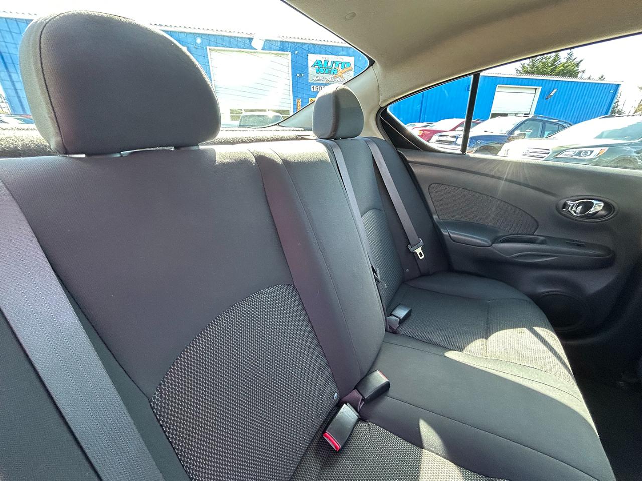 Nissan Versa 4dr Sdn CVT 1.6 SV 2013