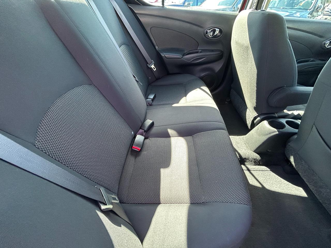 Nissan Versa 4dr Sdn CVT 1.6 SV 2013