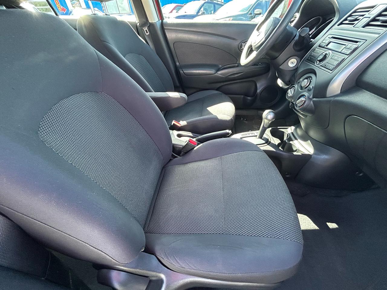 Nissan Versa 4dr Sdn CVT 1.6 SV 2013