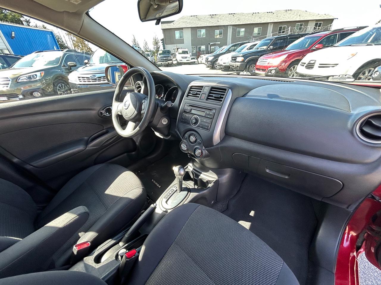 Nissan Versa 4dr Sdn CVT 1.6 SV 2013