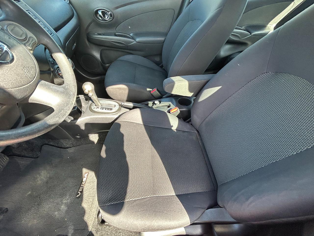 Nissan Versa 4dr Sdn CVT 1.6 SV 2013