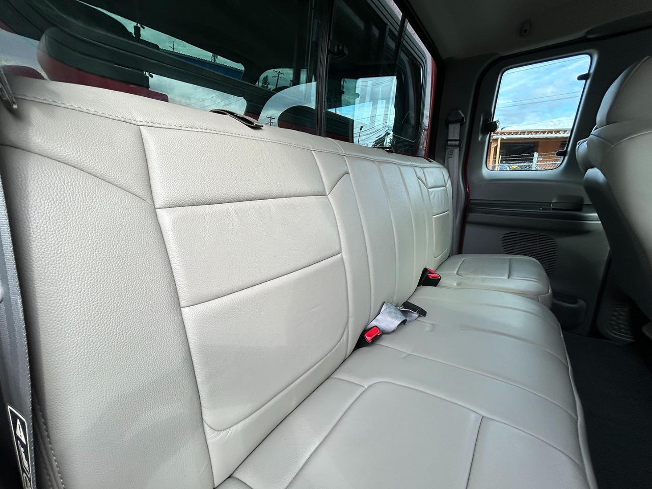 Ford Super Duty F-350 SRW Supercab 142" Lariat 4WD 2002