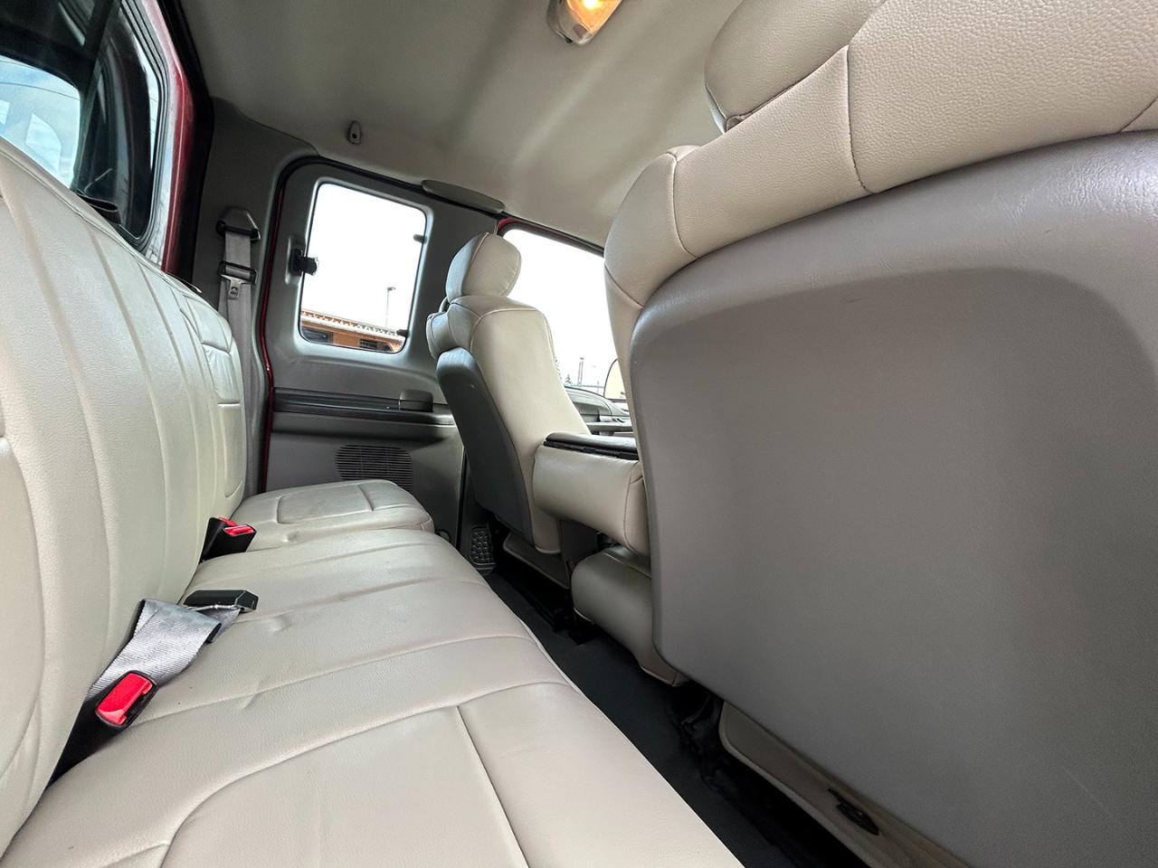 Ford Super Duty F-350 SRW Supercab 142" Lariat 4WD 2002