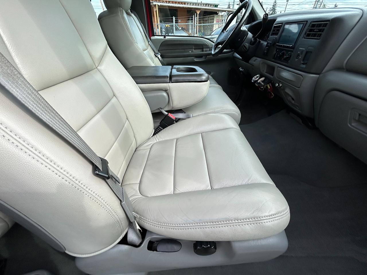 Ford Super Duty F-350 SRW Supercab 142" Lariat 4WD 2002