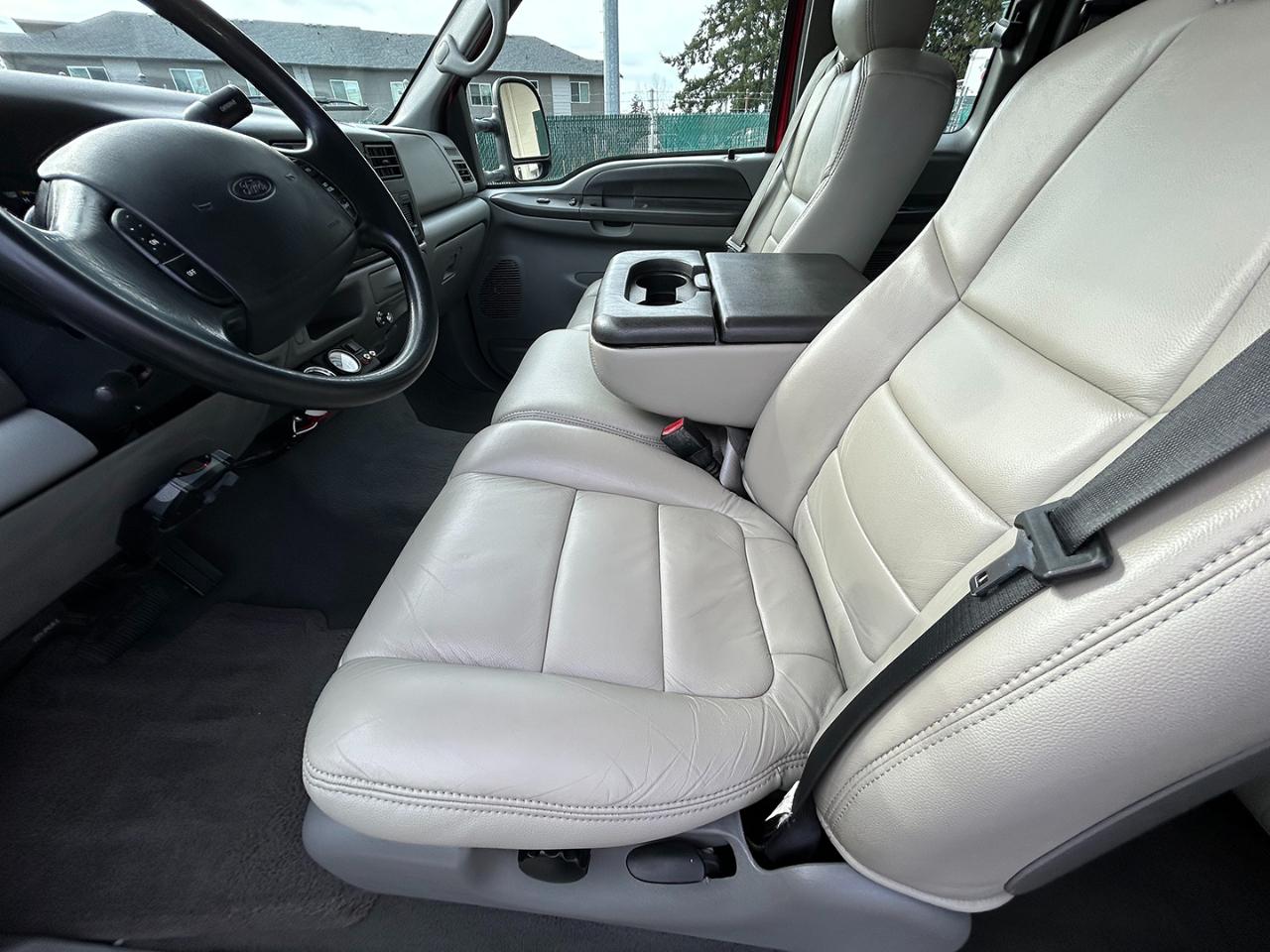 Ford Super Duty F-350 SRW Supercab 142" Lariat 4WD 2002