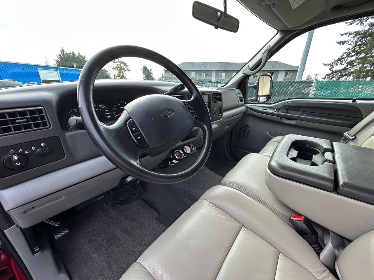 Ford Super Duty F-350 SRW Supercab 142" Lariat 4WD 2002