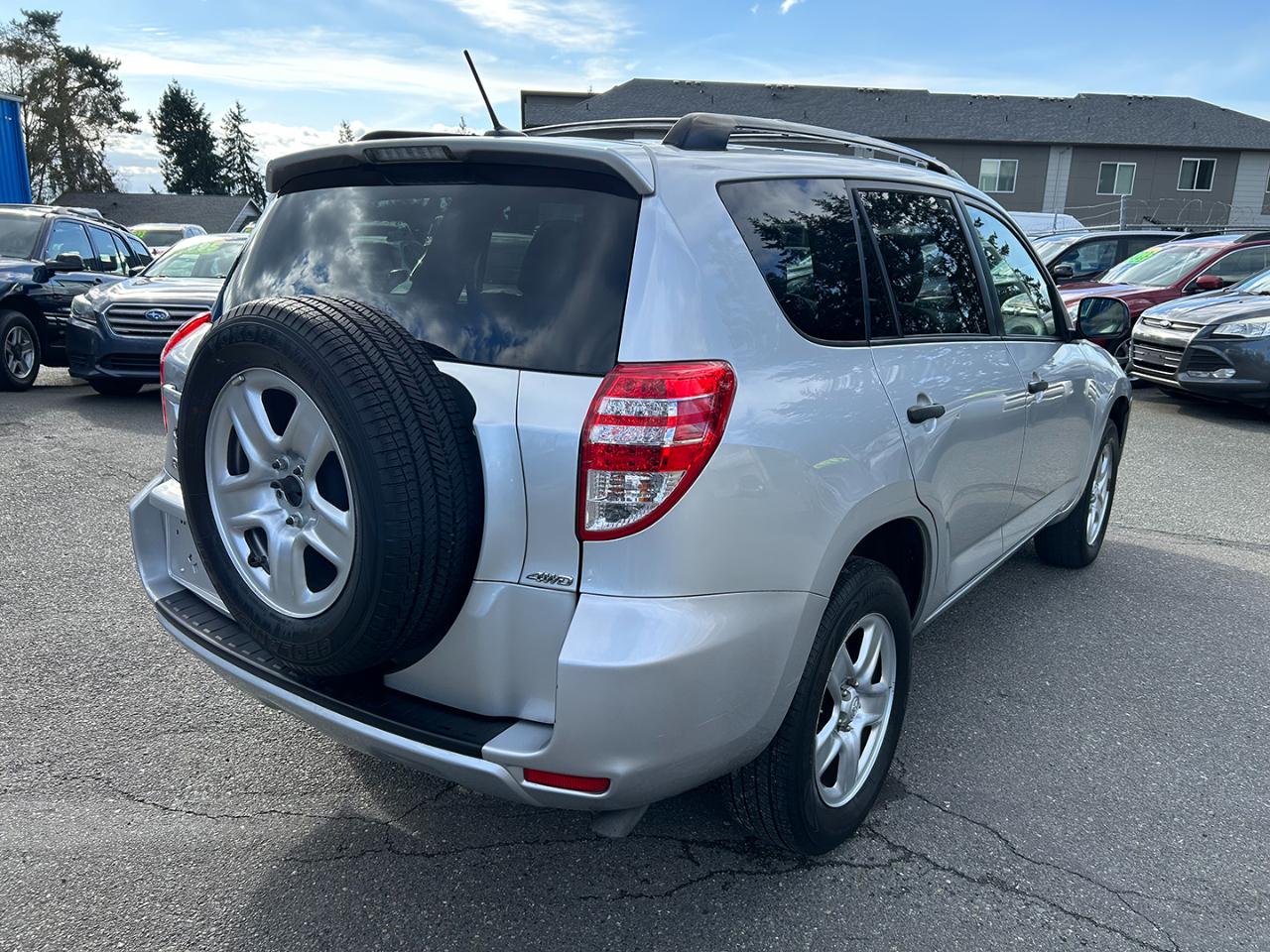 Toyota RAV4 4WD 4dr I4 (Natl) 2012