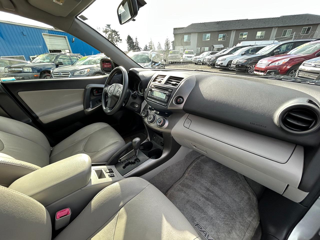 Toyota RAV4 4WD 4dr I4 (Natl) 2012