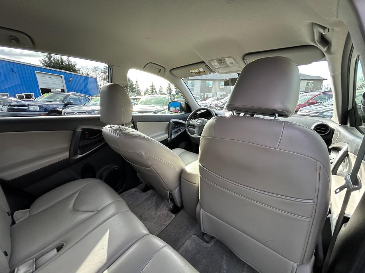 Toyota RAV4 4WD 4dr I4 (Natl) 2012