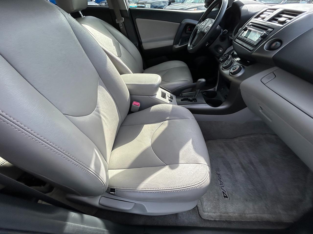 Toyota RAV4 4WD 4dr I4 (Natl) 2012