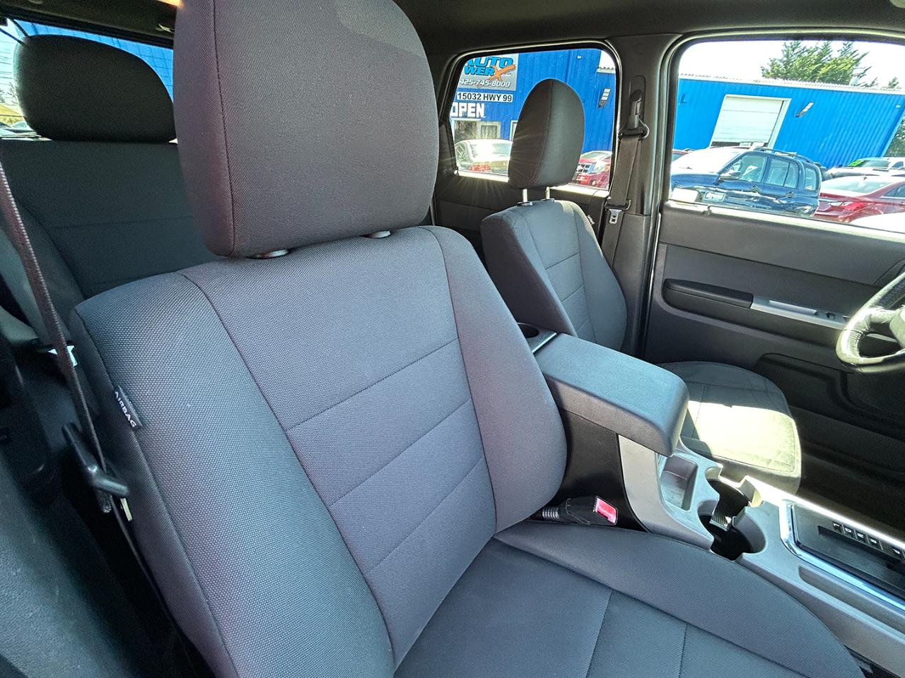 Ford Escape 4WD 4dr XLT 2012