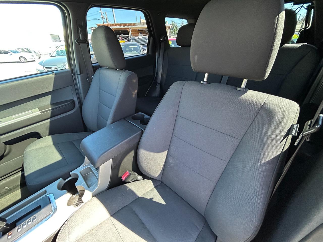 Ford Escape 4WD 4dr XLT 2012