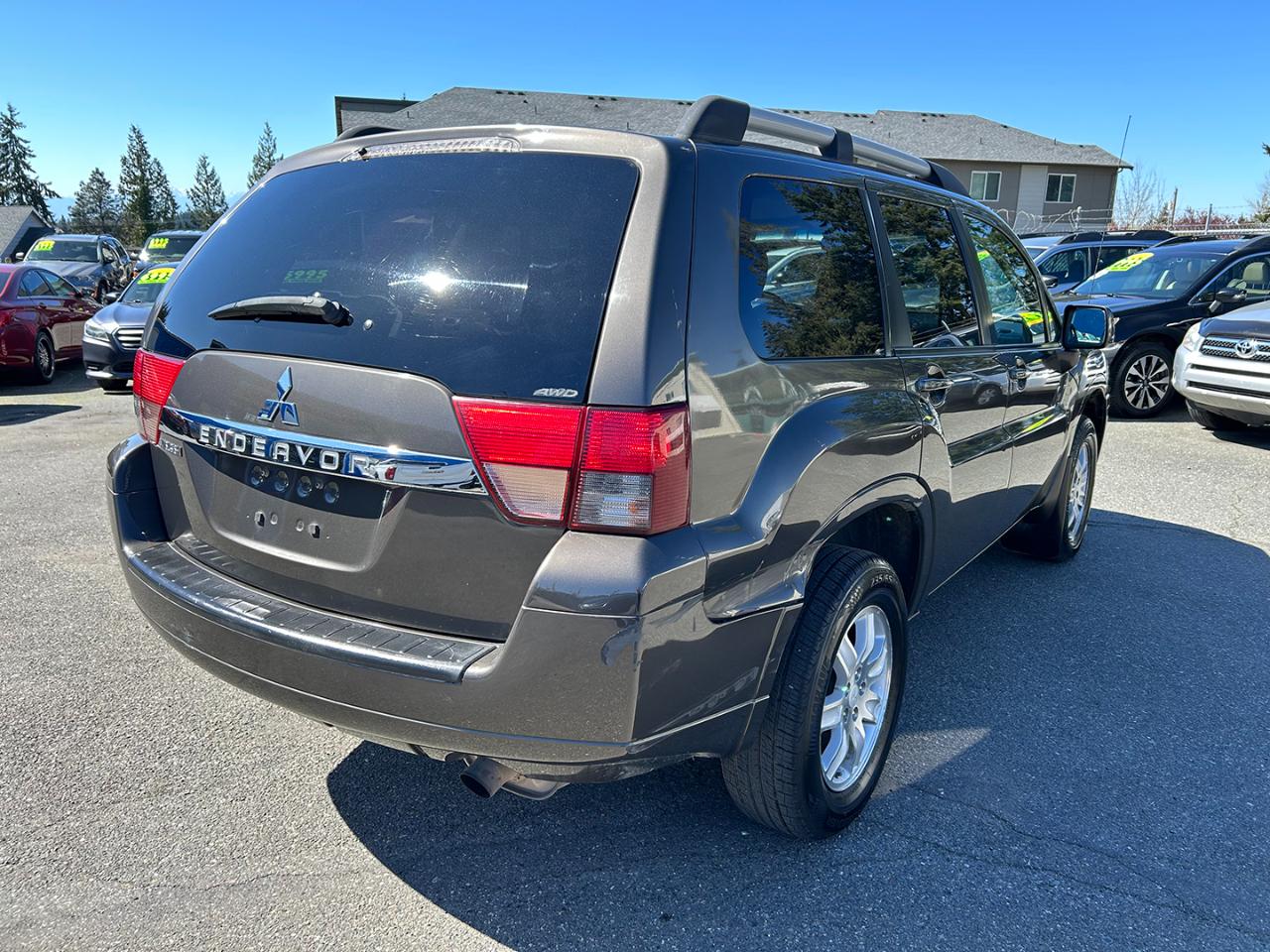 Mitsubishi Endeavor AWD 4dr LS 2011