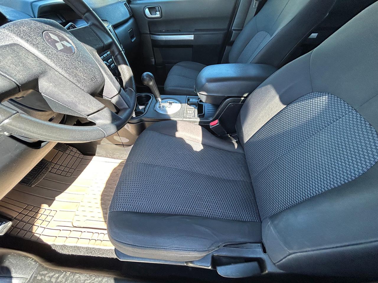 Mitsubishi Endeavor AWD 4dr LS 2011